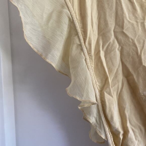 Free People New Romantics Pale Yellow V-neck Flutter Sleeve Romper Size XS - Picture 4 of 7